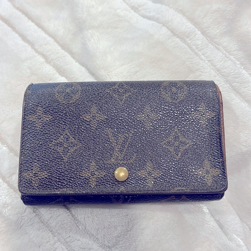 Louis Vuitton mono wallet